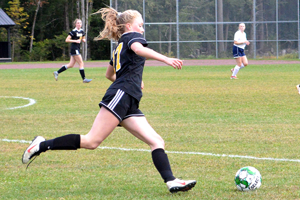 Aliza Jernigan lines up for a pass to a fellow teammate in a home game against Randolph on September 17.