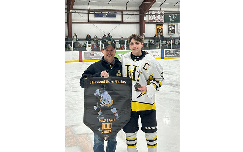 Junior Milo Lavit reaches 100 hockey goal points